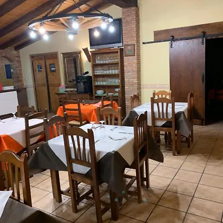 Los Torrejones Guest house Caude